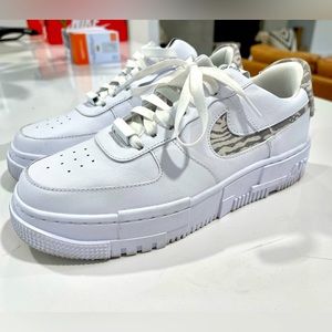 Nike Air Force 1 wild zebra size 8